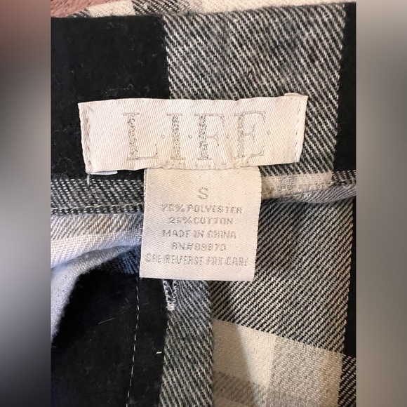LIFE Black & White Plaid Cropped Flannel with Sequin Eye Patch NWOT - Picture 4 of 5